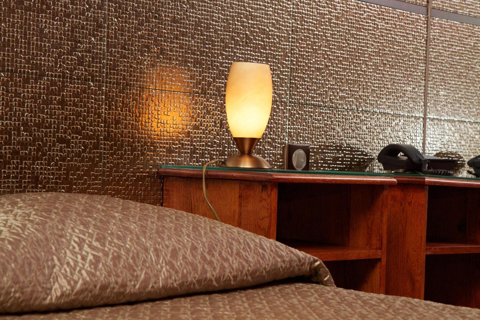 Le New Matinal Hotel La Louviere Ngoại thất bức ảnh